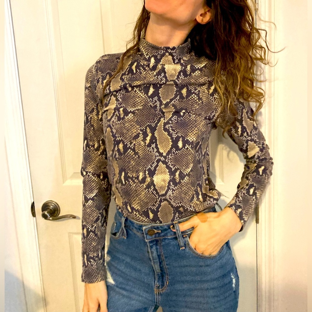 Mock Turtle Next Long Sleeved Python Snake Print … - image 1
